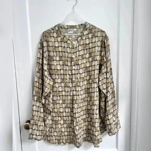 Chico’s art to wear relaxed printed top with mother of Pearl buttons Like New - Picture 1 of 3